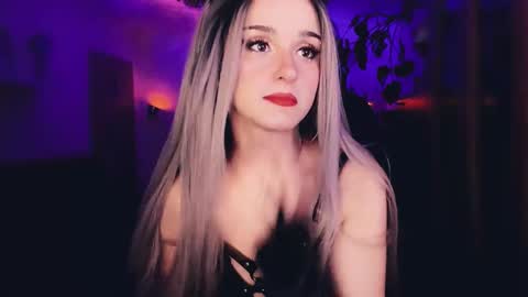 MiladyJolie online show from September 2025 02:22:01 AM