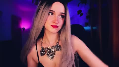 MiladyJolie online show from November 2025 04:14:02 PM