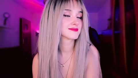 Snapshot of miladyjolie chatting on March 2026 07:40:02 PM MiladyJolie online show from March 2026 07:40:02 PM