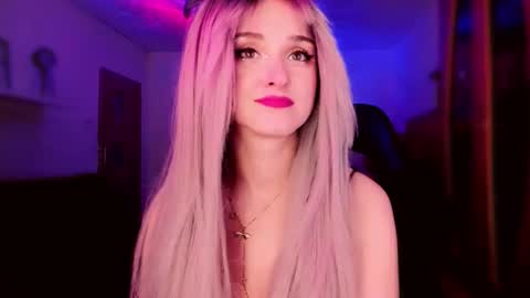 Snapshot of miladyjolie chatting on April 2026 06:00:01 PM MiladyJolie online show from April 2026 06:00:01 PM