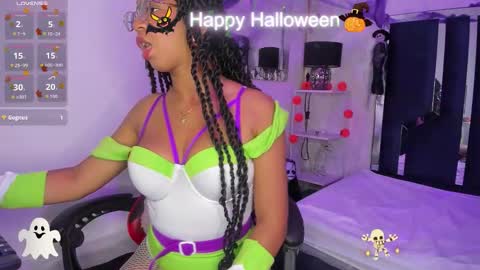 Snapshot of milahall__ chatting on October 2025 06:03:02 AM Milenna online show from October 2025 06:03:02 AM