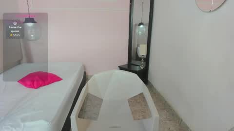 milaheat1 online show from April 2026 08:13:02 PM