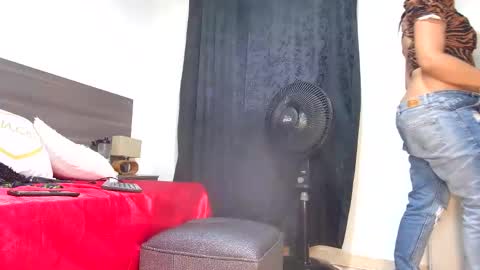 mila online show from September 2025 04:01:01 AM