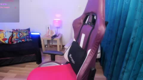 Snapshot of milakunisxx chatting on May 2026 02:51:01 AM Lorena online show from May 2026 02:51:01 AM