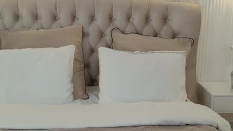 Snapshot of milaleoneli chatting on September 2025 06:57:01 PM milaleoneli online show from September 2025 06:57:01 PM