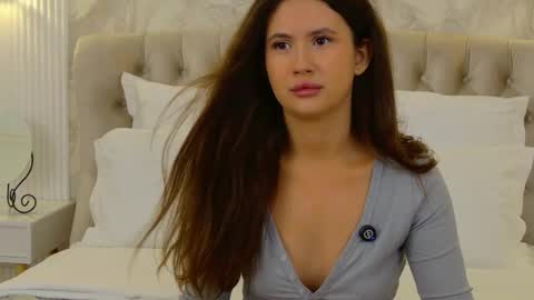 Snapshot of milaleoneli chatting on October 2025 03:42:01 PM milaleoneli online show from October 2025 03:42:01 PM