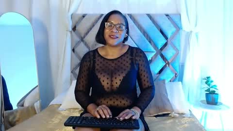 Snapshot of milamonroexx chatting on May 2026 03:34:01 AM MilaMonroeXX online show from May 2026 03:34:01 AM