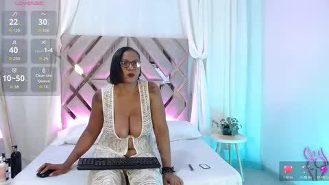 MilaMonroeXX online show from June 2026 02:03:01 AM