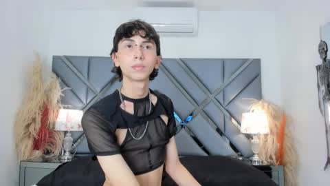 milan_lewiss online show from October 2025 11:54:02 AM