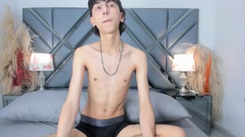 milan_lewiss online show from October 2025 11:31:02 AM
