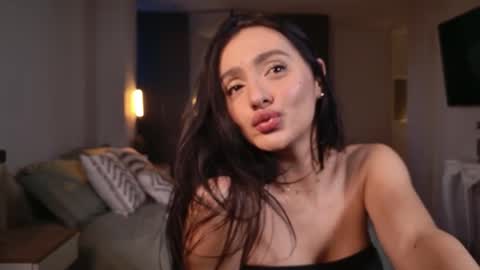 milana online show from November 2025 10:41:02 PM