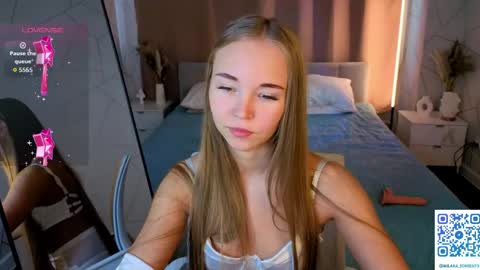 Snapshot of milana_sorrento chatting on May 2026 01:12:01 AM Milana online show from May 2026 01:12:01 AM