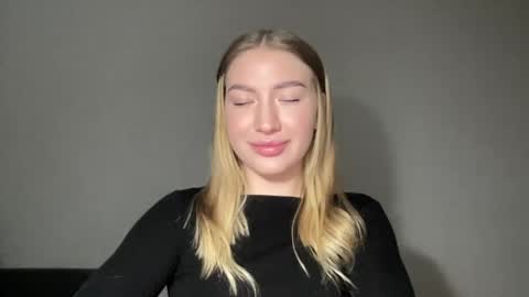Milana online show from January 2025 01:02:01 PM