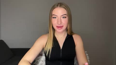 Milana online show from February 2025 05:09:01 PM