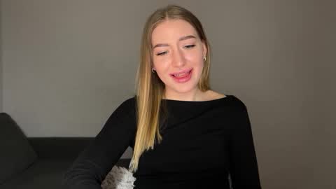Milana online show from February 2025 06:12:01 PM