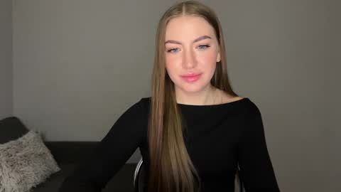 Milana online show from February 2025 01:40:02 PM
