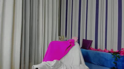 MilanaAlvis online show from November 2025 02:06:02 PM