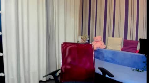 MilanaAlvis online show from December 2025 01:05:02 PM