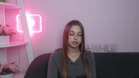 milanaangelas online show from November 2025 09:04:01 PM