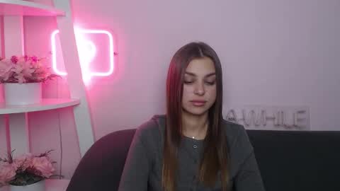 milanaangelas online show from December 2025 08:57:01 PM