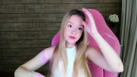 MilanaBalmain online show from September 2025 04:12:01 AM