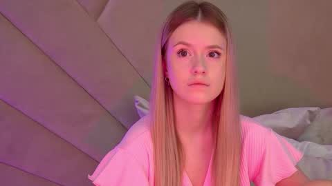 MilanaBalmain online show from September 2025 04:25:02 AM