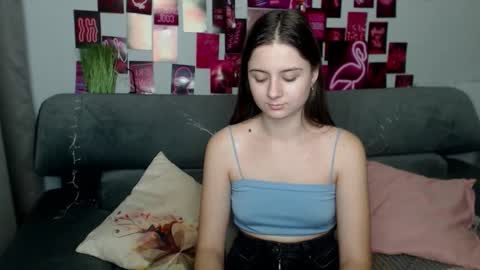 milanaroz online show from October 2025 05:12:01 PM