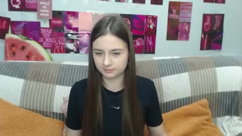 milanaroz online show from July 2026 04:41:02 AM