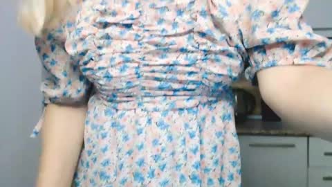 Milena online show from December 2024 04:10:02 AM