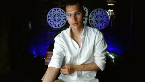 milandavid1 online show from March 2026 05:40:01 PM