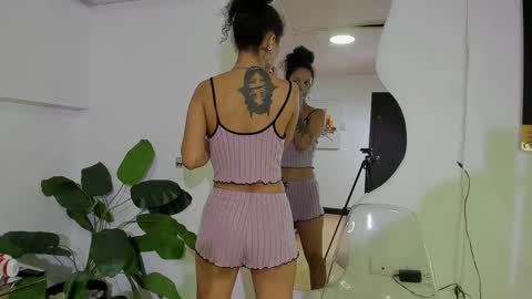 milanx2 online show from October 2025 08:40:01 PM