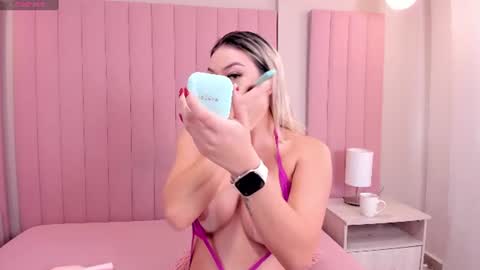 Snapshot of milaowens chatting on June 2026 12:16:01 PM Sexy Mila online show from June 2026 12:16:01 PM
