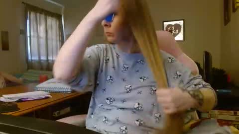 Mila online show from March 2026 01:17:01 PM