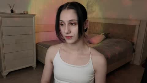 milavey online show from April 2026 04:37:01 PM