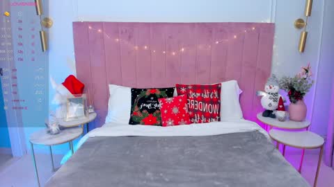 Mia online show from December 2024 05:53:02 AM