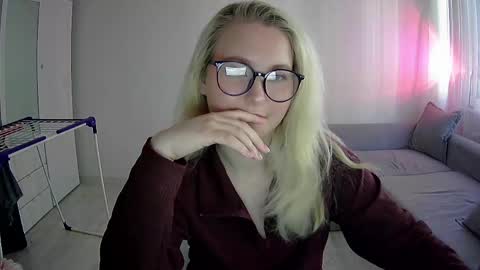 Snapshot of milena391630 chatting on April 2026 01:41:02 PM Milena new nonude shy blonde natural online show from April 2026 01:41:02 PM
