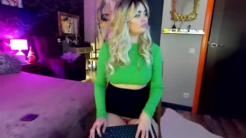 MilenaBiaa online show from December 2025 08:38:02 PM