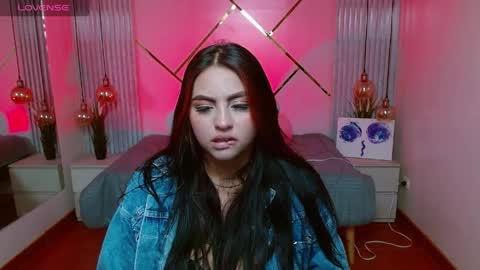 Snapshot of miley_clarck chatting on April 2026 01:42:02 PM Miley online show from April 2026 01:42:02 PM