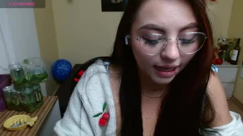 Snapshot of miley_clarck chatting on April 2026 01:23:01 PM Miley online show from April 2026 01:23:01 PM