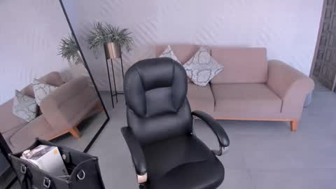 Miley Cruz  IG miley model23 online show from October 2025 07:12:02 PM