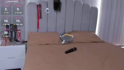 MILEY  online show from September 2025 03:55:01 PM