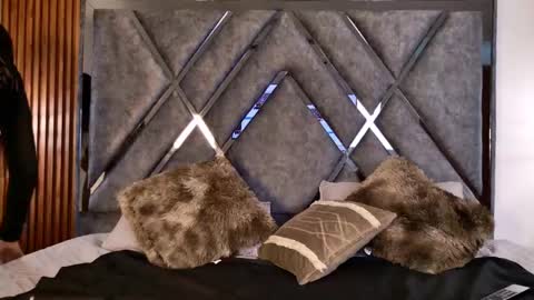 Snapshot of milf__celeste chatting on April 2026 02:33:01 AM milf__celeste online show from April 2026 02:33:01 AM