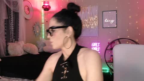 Milf Lacey online show from January 2025 12:45:01 AM