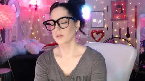 Milf Lacey online show from March 2025 03:05:01 PM