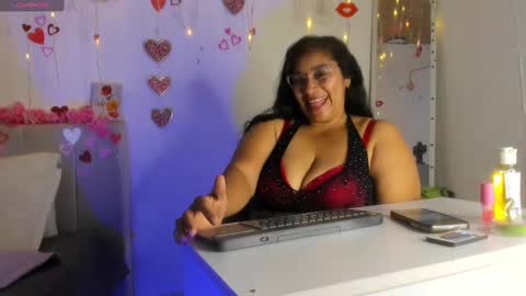 Snapshot of milf_latinn chatting on September 2025 02:41:02 PM milf latinn online show from September 2025 02:41:02 PM