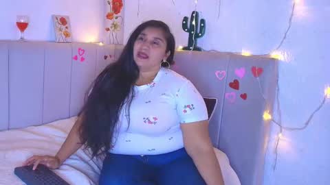 Snapshot of milf_latinn chatting on October 2025 02:28:02 PM milf latinn online show from October 2025 02:28:02 PM