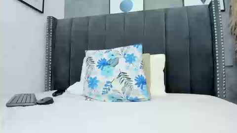 Milf Loven online show from November 2025 04:07:02 PM