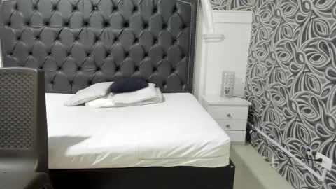 Snapshot of milf_march chatting on April 2026 03:23:01 AM milf_march online show from April 2026 03:23:01 AM