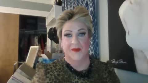 Snapshot of milf_ts_bitch chatting on December 2025 03:23:01 AM milf_ts_bitch online show from December 2025 03:23:01 AM