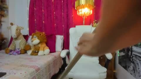 Snapshot of milfboobs_10 chatting on February 2025 01:31:01 AM Nakary Bustamante online show from February 2025 01:31:01 AM